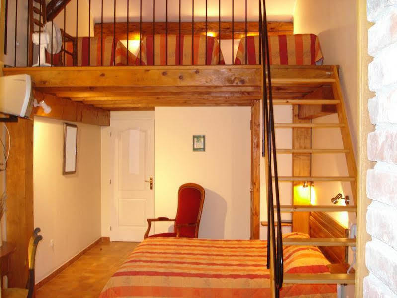 Le Clos Des Arts Les Mages Exterior photo
